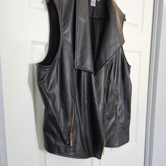 Nygard 2x faux leather vest - Picture 2 of 8